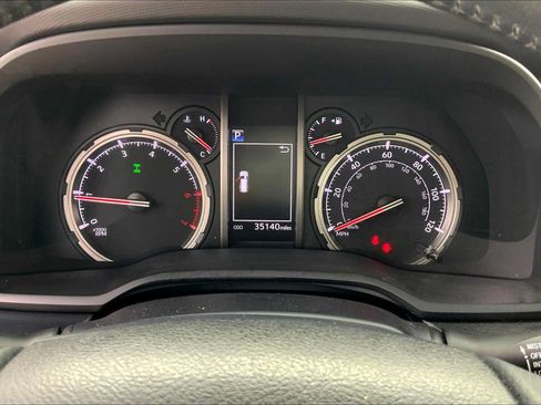 Used 2022 Toyota 4Runner TRD Off-Road Premium w/ Moonroof Package AWD/4WD image 25