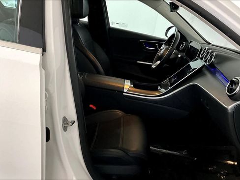 Used 2023 Mercedes-Benz C 300 4MATIC Sedan image 8