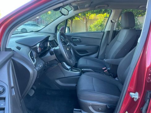 Used 2020 Chevrolet Trax LT image 19