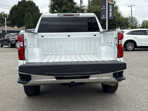 Used 2023 Chevrolet Silverado 1500 LT AWD/4WD image 7