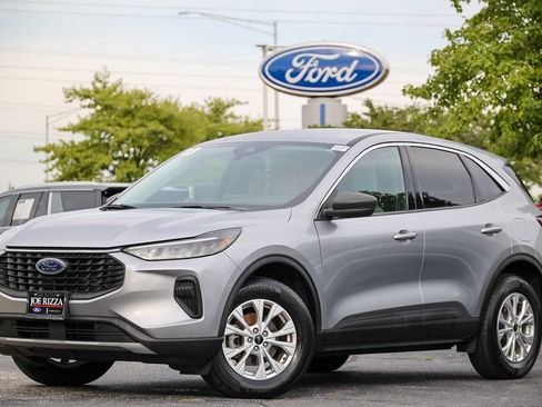 Certified 2023 Ford Escape Active AWD/4WD image 2