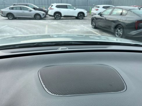 Used 2025 Kia Soul LX w/ LX Technology Package image 18