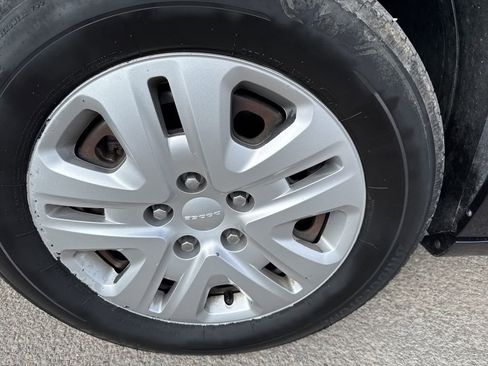 Used 2019 Dodge Grand Caravan SE w/ UConnect Hands-Free Group image 24