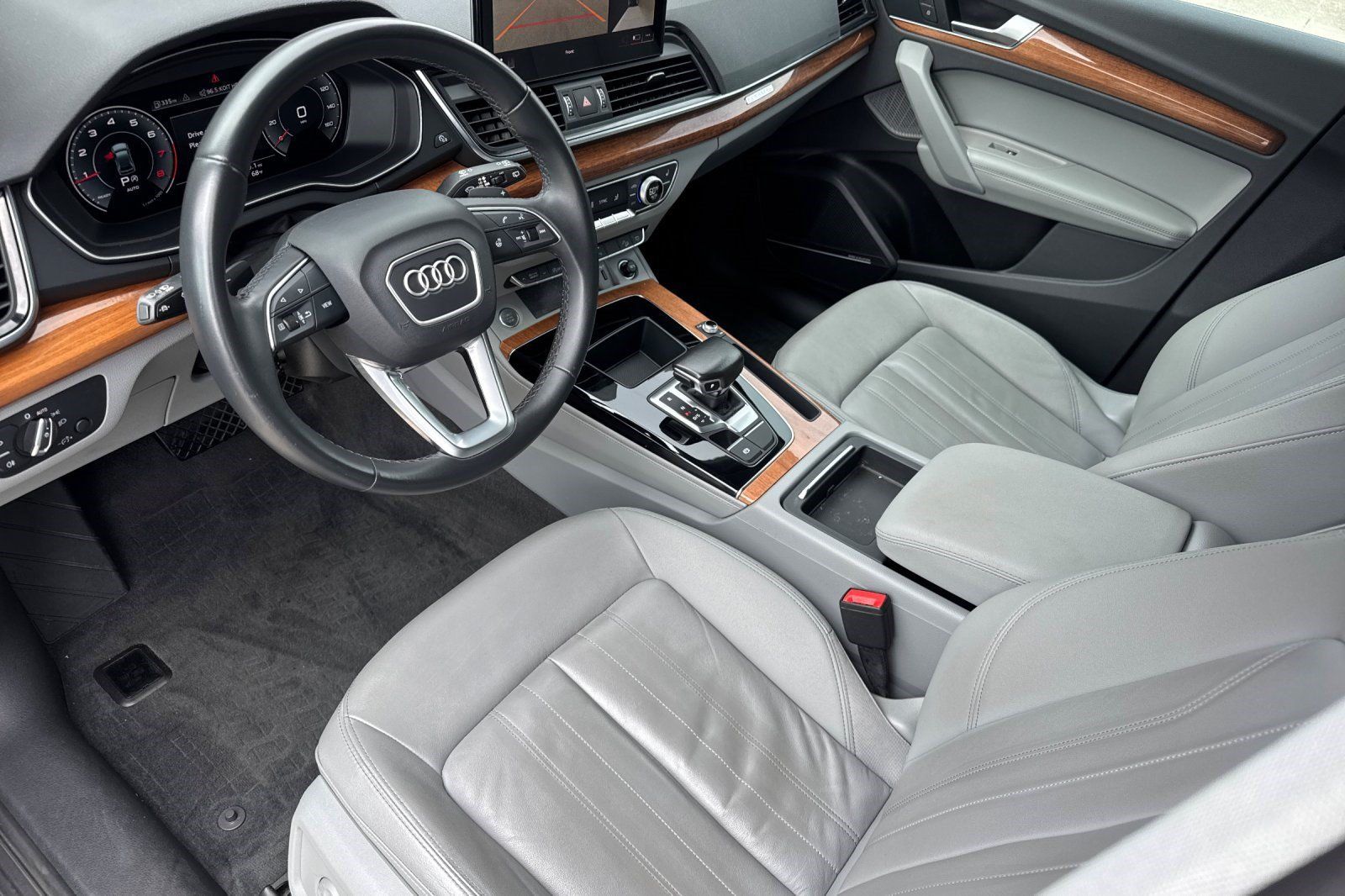 Used 2022 Audi Q5 2.0T Premium Plus w/ Premium Plus Package AWD/4WD image 4