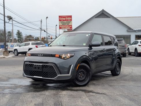 Used 2023 Kia Soul LX image 1