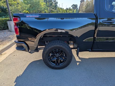 Used 2024 Chevrolet Silverado 1500 Custom Trail Boss AWD/4WD image 33