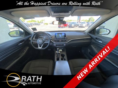 Used 2021 Nissan Frontier SV w/ Midnight Edition Floor Mats RWD image 14