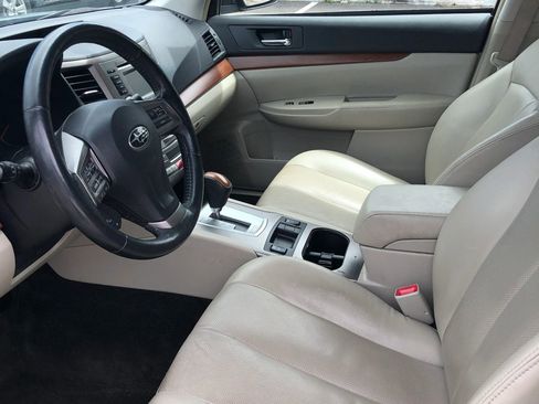 Used 2014 Subaru Outback 2.5i Limited w/ Moonroof Package image 11