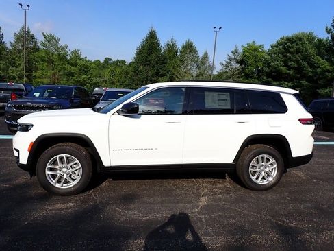 New 2025 Jeep Grand Cherokee L Laredo image 2
