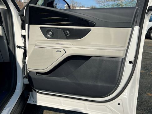 New 2026 Lincoln Nautilus Reserve w/ Jet Appearance Package image 7