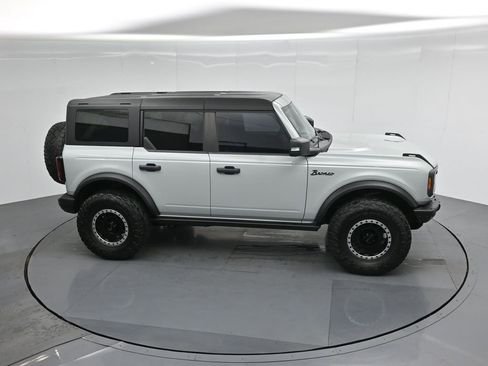 Used 2023 Ford Bronco Badlands image 52