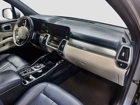 Used 2022 Kia Sorento SX Prestige w/ Panoramic Sunroof Package AWD/4WD image 32