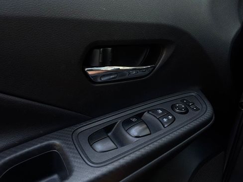Used 2025 Nissan Versa SV FWD image 20