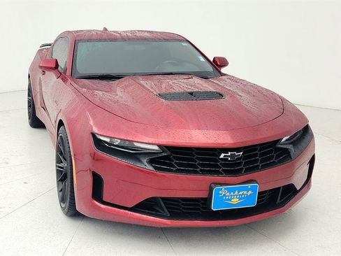 Used 2021 Chevrolet Camaro LT image 9