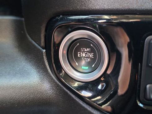 Used 2025 Chevrolet Silverado 1500 LT RWD image 30