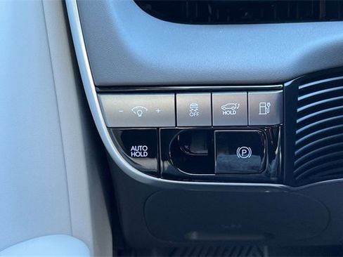 Used 2025 Hyundai Ioniq 5 Limited image 37