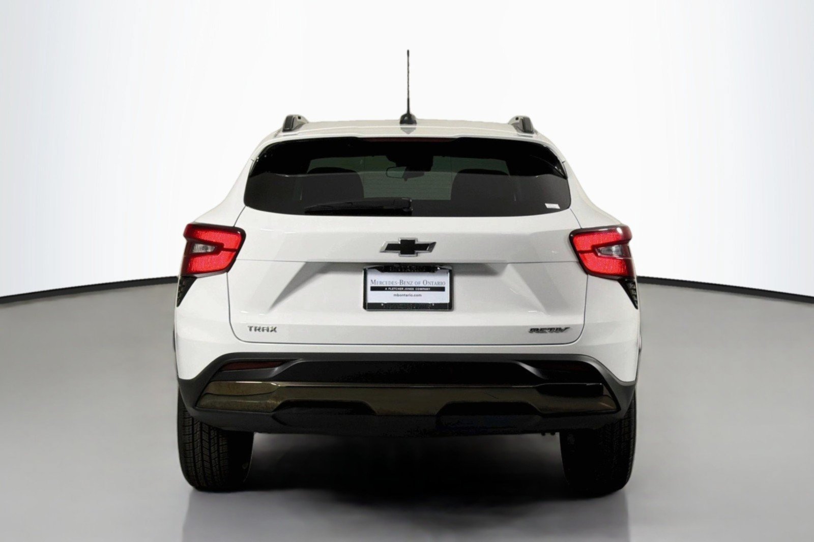 Used 2024 Chevrolet Trax ACTIV w/ Sunroof Package FWD image 3