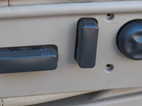 Used 2003 Chevrolet Silverado 3500 LT w/ Skid Plate Package image 11