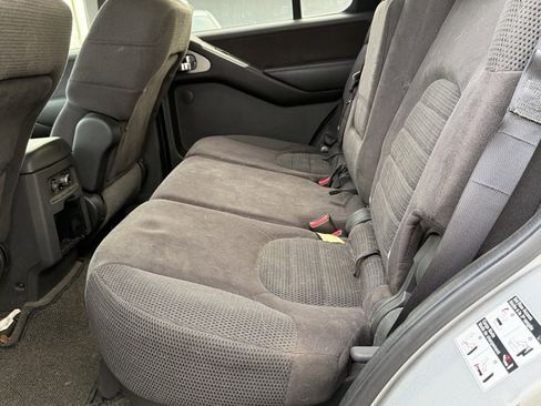 Used 2006 Nissan Pathfinder SE w/ (P01) Se Premium Pkg image 8