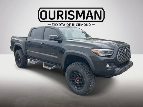 Used 2023 Toyota Tacoma TRD Off-Road w/ Advanced Technology Package image 24