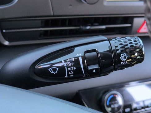 Used 2025 Hyundai Elantra Sport image 26