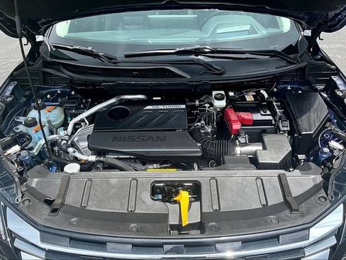 Used 2025 Nissan Rogue Platinum w/ Tech Package FWD image 30