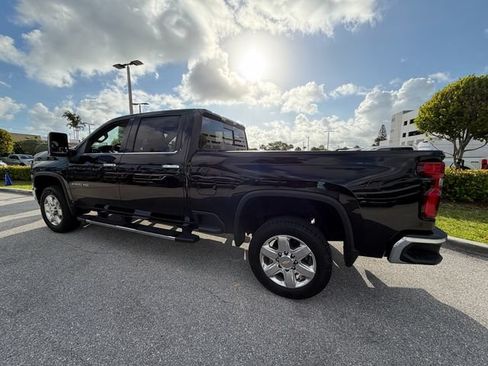 Used 2022 Chevrolet Silverado 2500 LTZ w/ LTZ Convenience Package RWD image 9