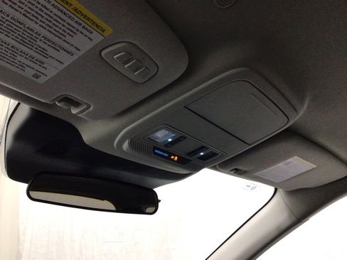 Used 2025 Ford Explorer Active w/ Active Comfort Package image 12