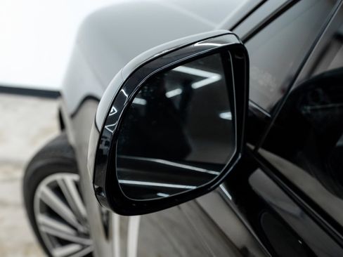 Used 2023 Land Rover Range Rover Autobiography image 42