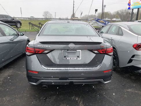 Used 2025 Nissan Sentra SR FWD image 9