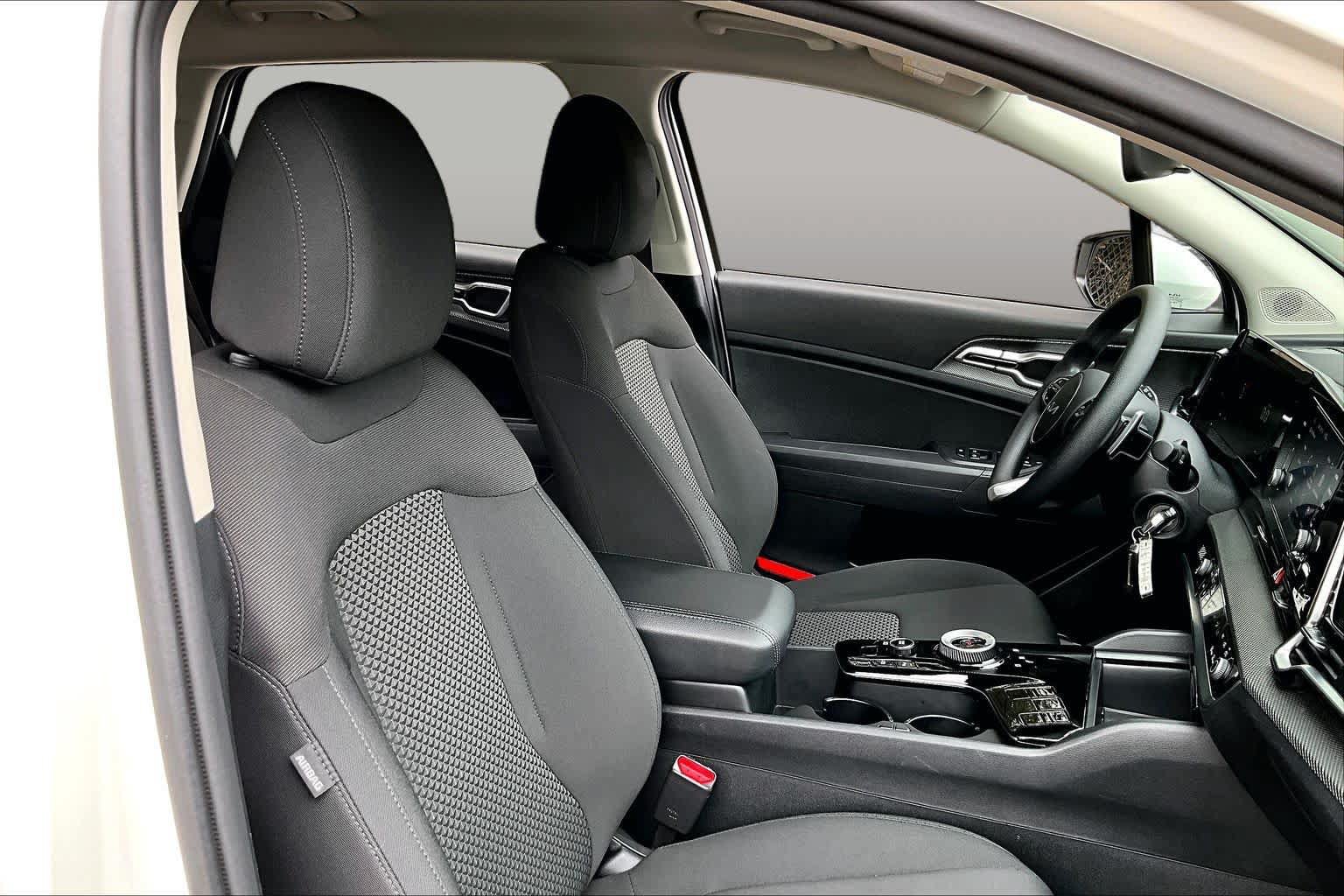 Used 2023 Kia Sportage LX FWD image 9
