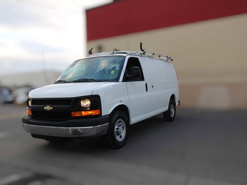 Used 2014 Chevrolet Express 2500 image 5