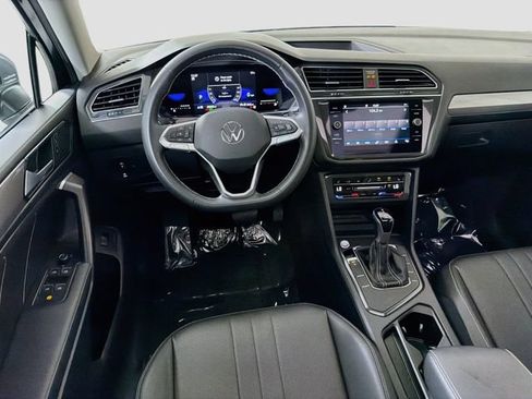 Used 2023 Volkswagen Tiguan SE FWD image 23
