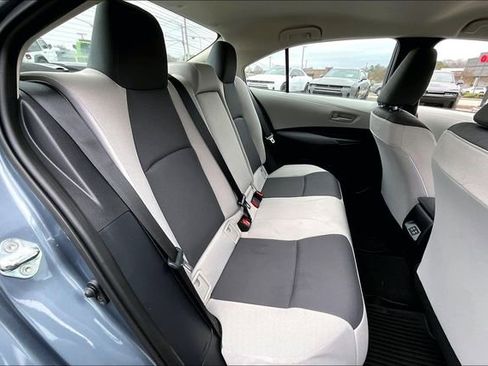 Used 2025 Toyota Corolla LE image 20