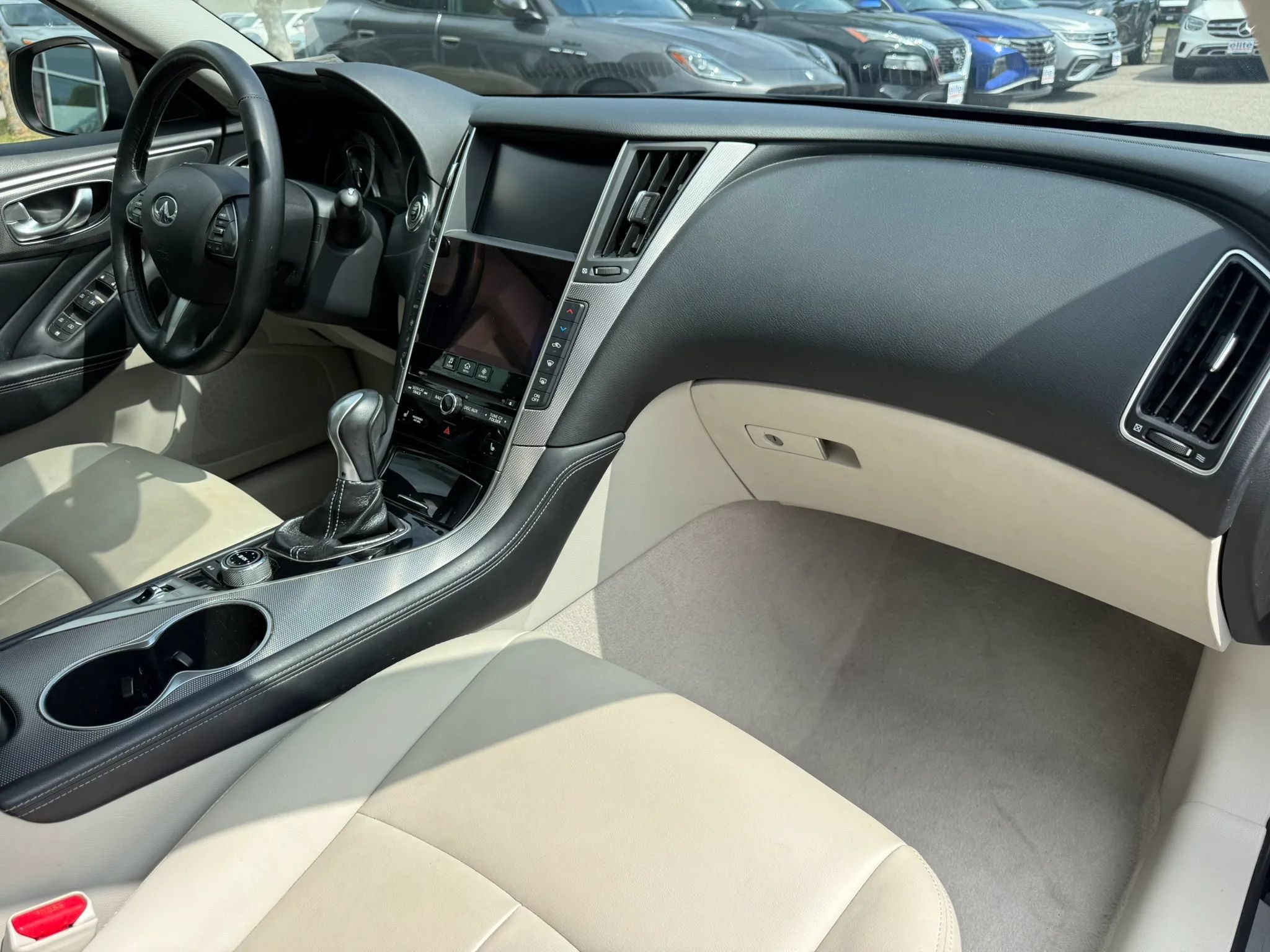 Used 2015 INFINITI Q50 Premium w/ All Weather Package AWD/4WD image 17