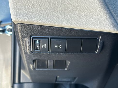 Certified 2025 Toyota Corolla Cross L image 19