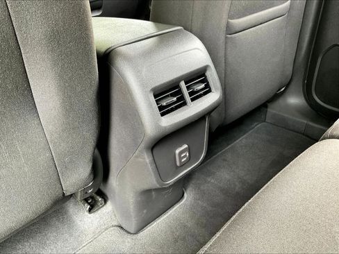 Used 2023 Chevrolet Equinox LT FWD image 10