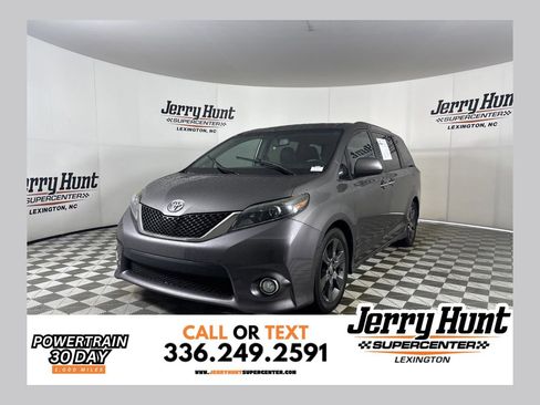 Used 2016 Toyota Sienna SE w/ SE Preferred Package FWD image 1