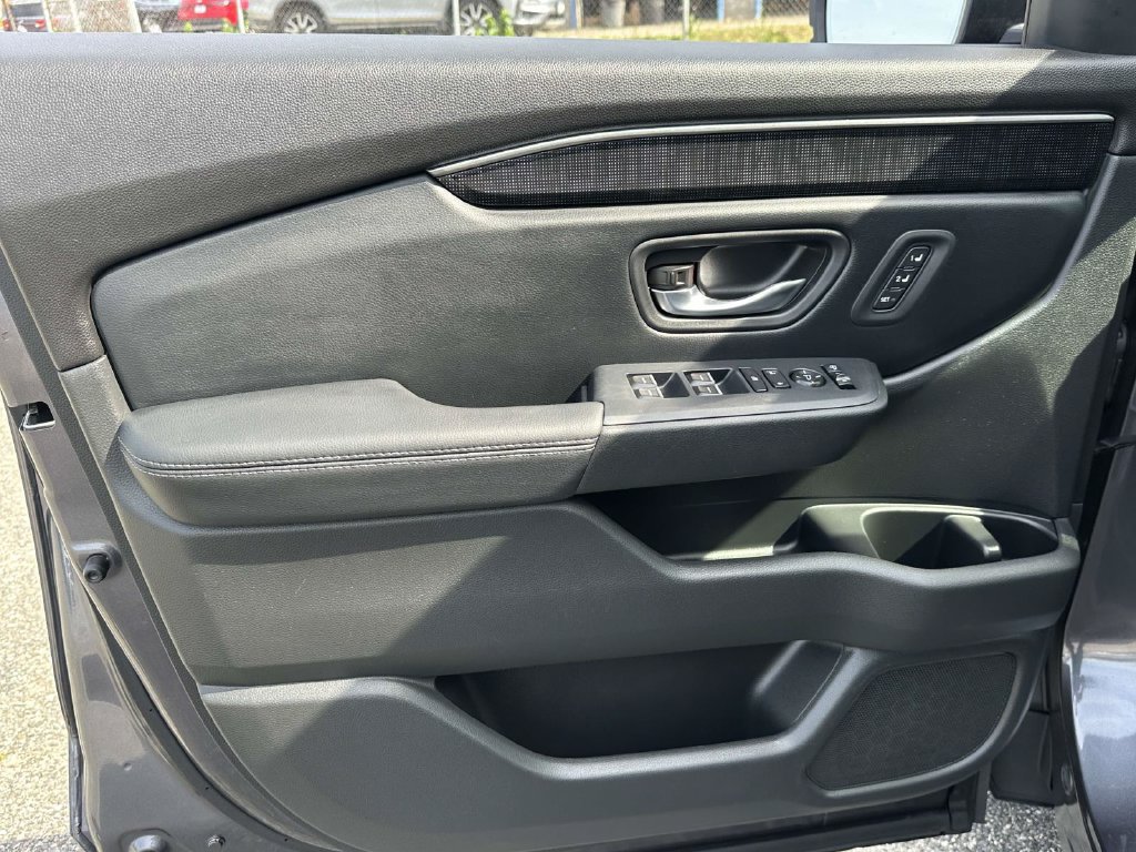 Used 2023 Honda Pilot Elite image 14
