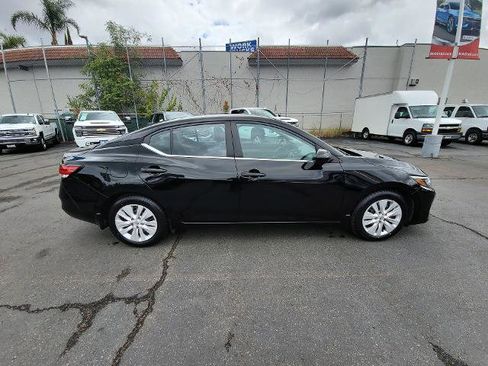 Used 2024 Nissan Sentra S FWD image 9