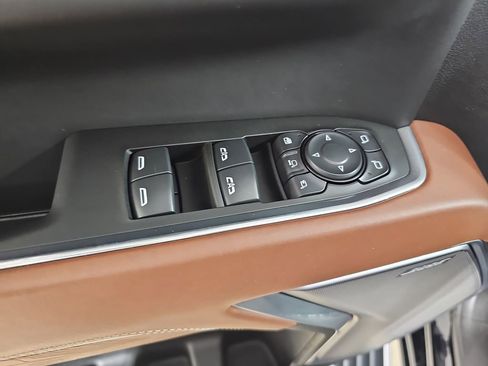 Used 2025 GMC Sierra 2500 Denali Ultimate image 32