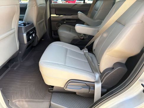 Used 2020 Ford Expedition XLT w/ Equipment Group 202A RWD image 18
