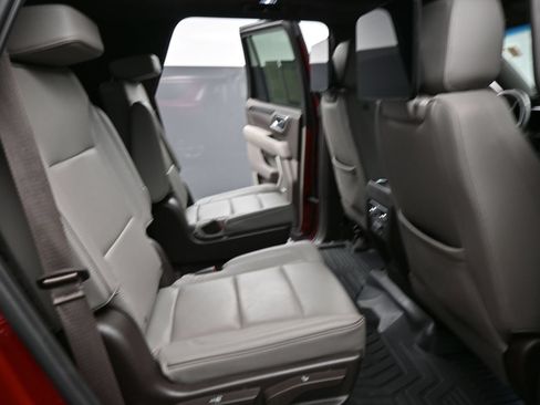 Used 2023 GMC Yukon SLT w/ SLT Premium Package AWD/4WD image 18