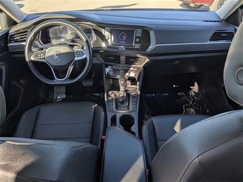 Used 2024 Volkswagen Jetta SE image 13