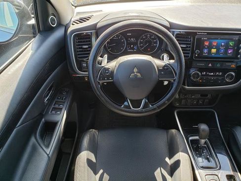 Used 2018 Mitsubishi Outlander GT AWD/4WD image 16