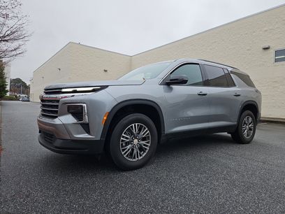 Used 2024 Chevrolet Traverse LT