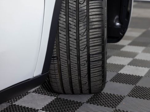 Used 2021 Tesla Model Y Long Range image 44