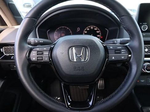 Used 2025 Honda Civic Sport image 10