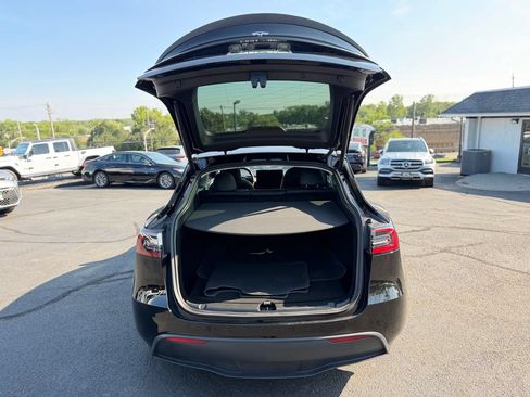 Used 2024 Tesla Model Y Performance AWD/4WD image 9