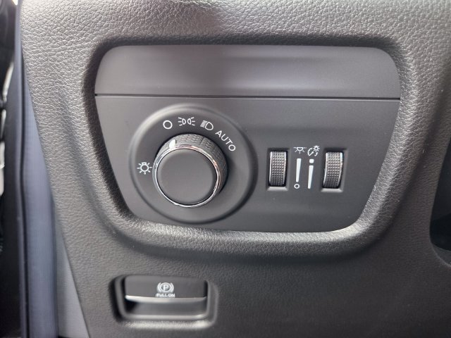 New 2026 Jeep Grand Cherokee Altitude RWD image 21